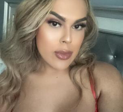 Latina Trans In Petal